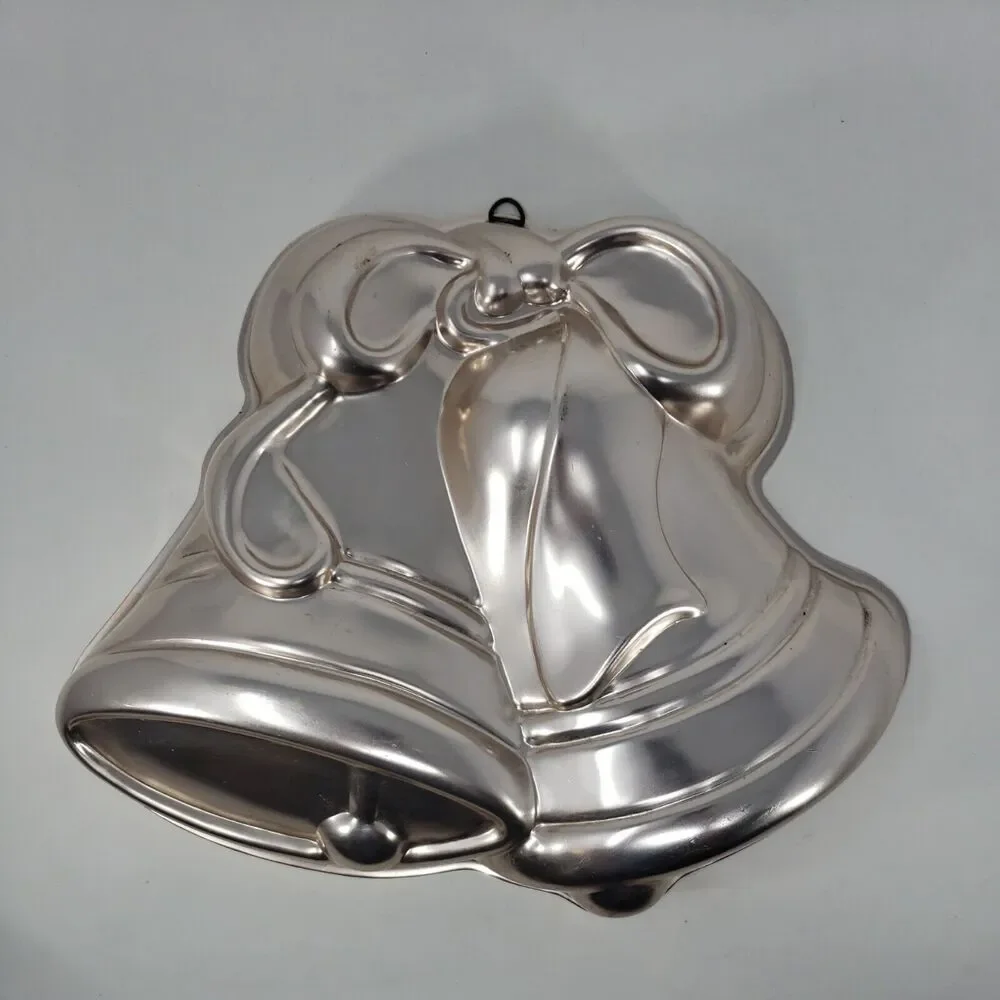 Christmas Wedding Bells Copper Aluminum Vintage Baking Gelatin Mold Wall Decor